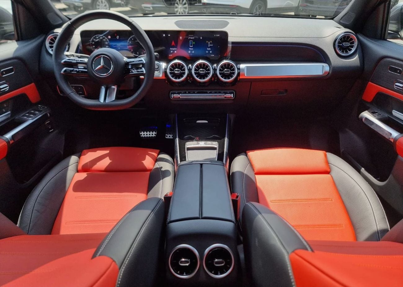 Mercedes Benz GLB200 STD SUV 7 Seater Under Warranty 2025 GCC