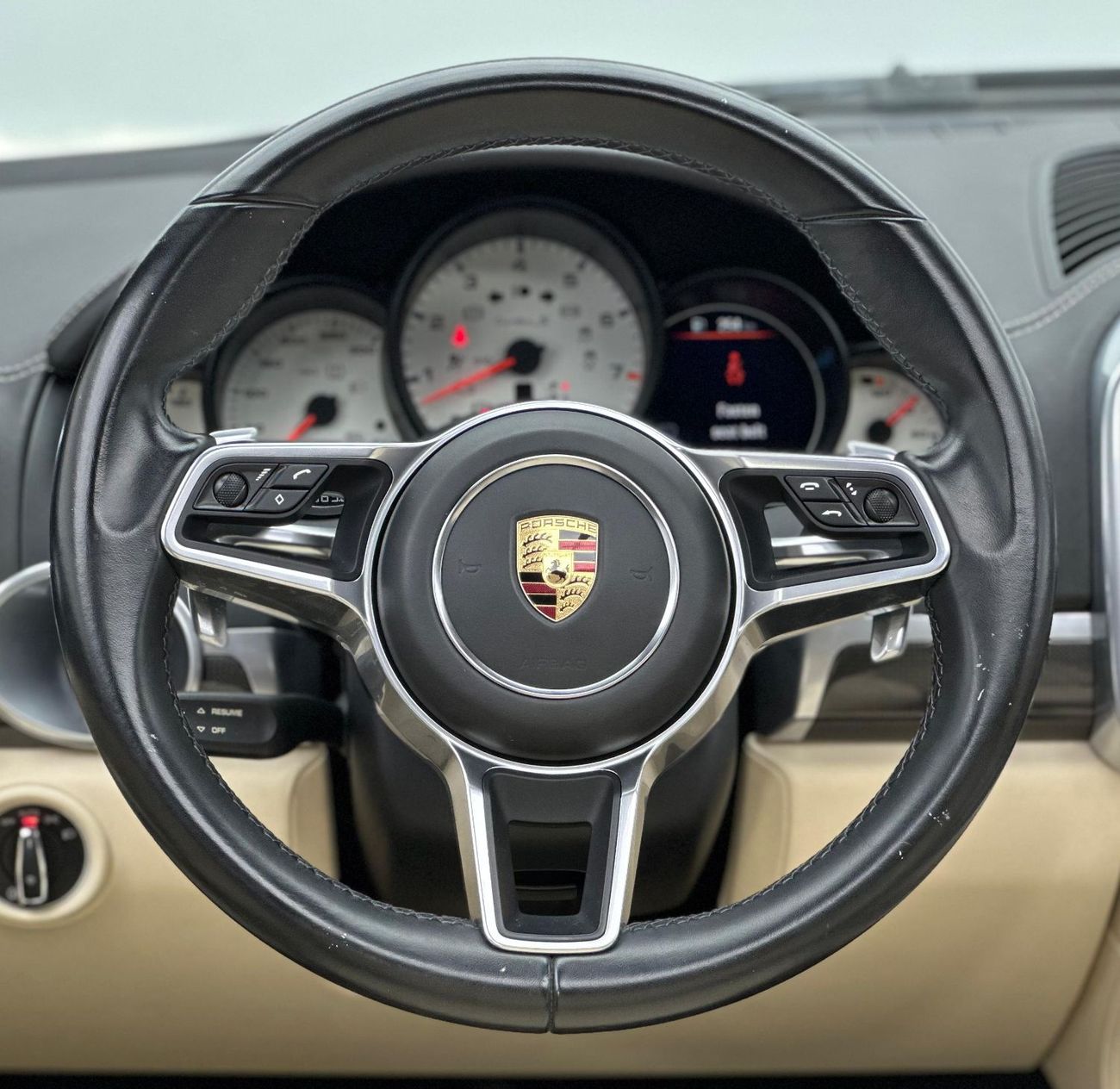 Porsche Cayenne Turbo S 4.8L (570 HP) 2016 Porsche Cayenne Turbo S, Service History, Carbon Fiber Interior, Excellen