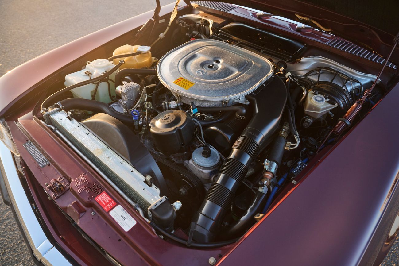 Mercedes-Benz SL 560 - 23,000 Original Kilometres