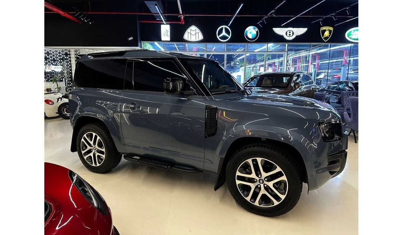 Land Rover Defender 90 SE P300 2.0L 2021 Tasman Blue Land Rover Defender 90 P300 / GCC / Under Agency Warranty