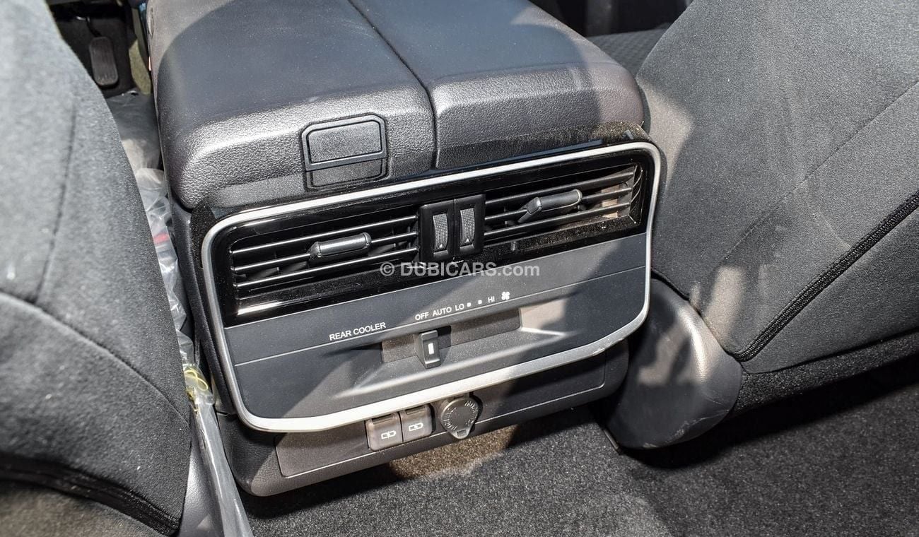 Toyota Land Cruiser Twin Turbo GX.R Fabric Seats Sunroof DVD 7 Seater Alloy Wheels