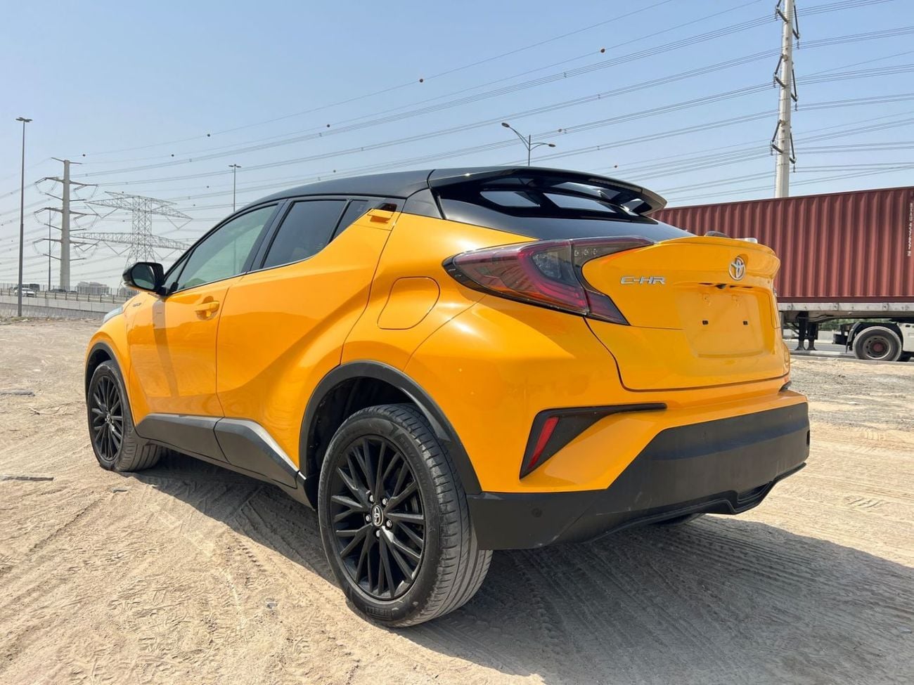 تويوتا CHR Toyota CHR ,1200 CC ,Right Hand Drive ,2017 Model  ,Yellow Color