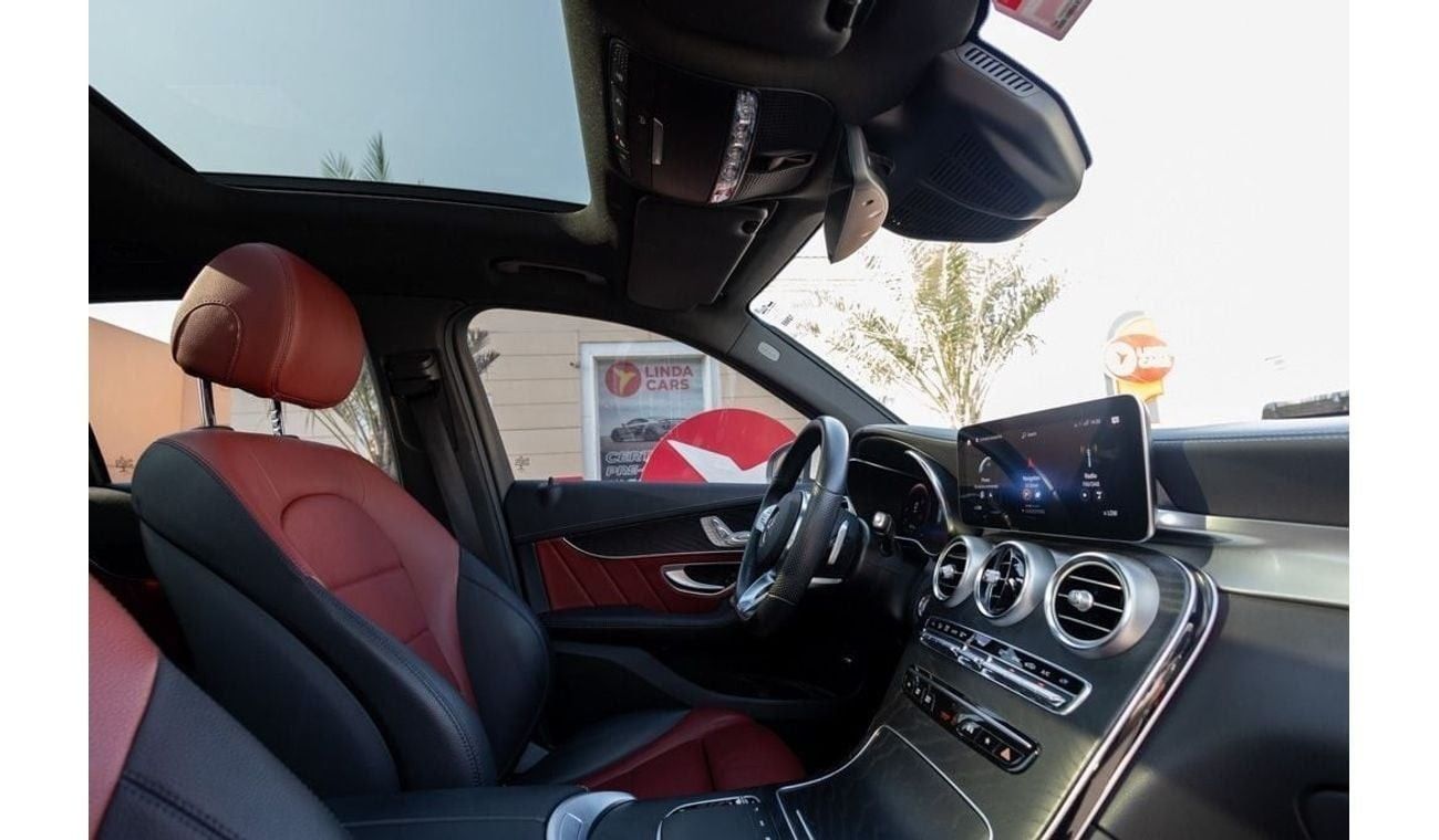 مرسيدس بنز GLC 200 Premium 2.0L RWDMercedes-Benz GLC200 2022 GCC under Agency Warranty with Flexible Down-Payment.