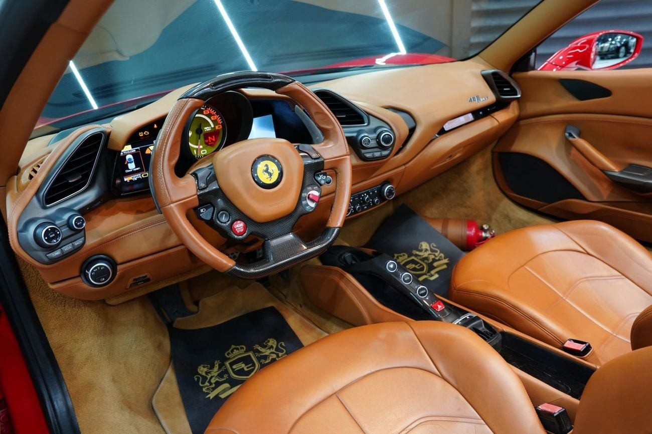 فيراري 488 سبايدر Spider Carbon Exterior/Interior, Passenger Display, GCC Specs!!