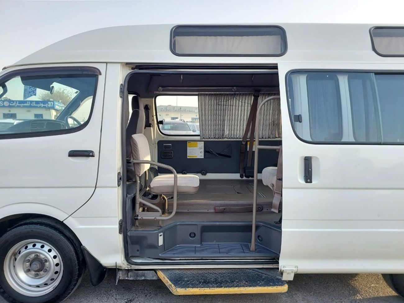 Toyota Hiace TOYOTA HIACE VAN RHD 2000 MODEL 3.0 L DIESEL AUTOMATIC(PM02372)