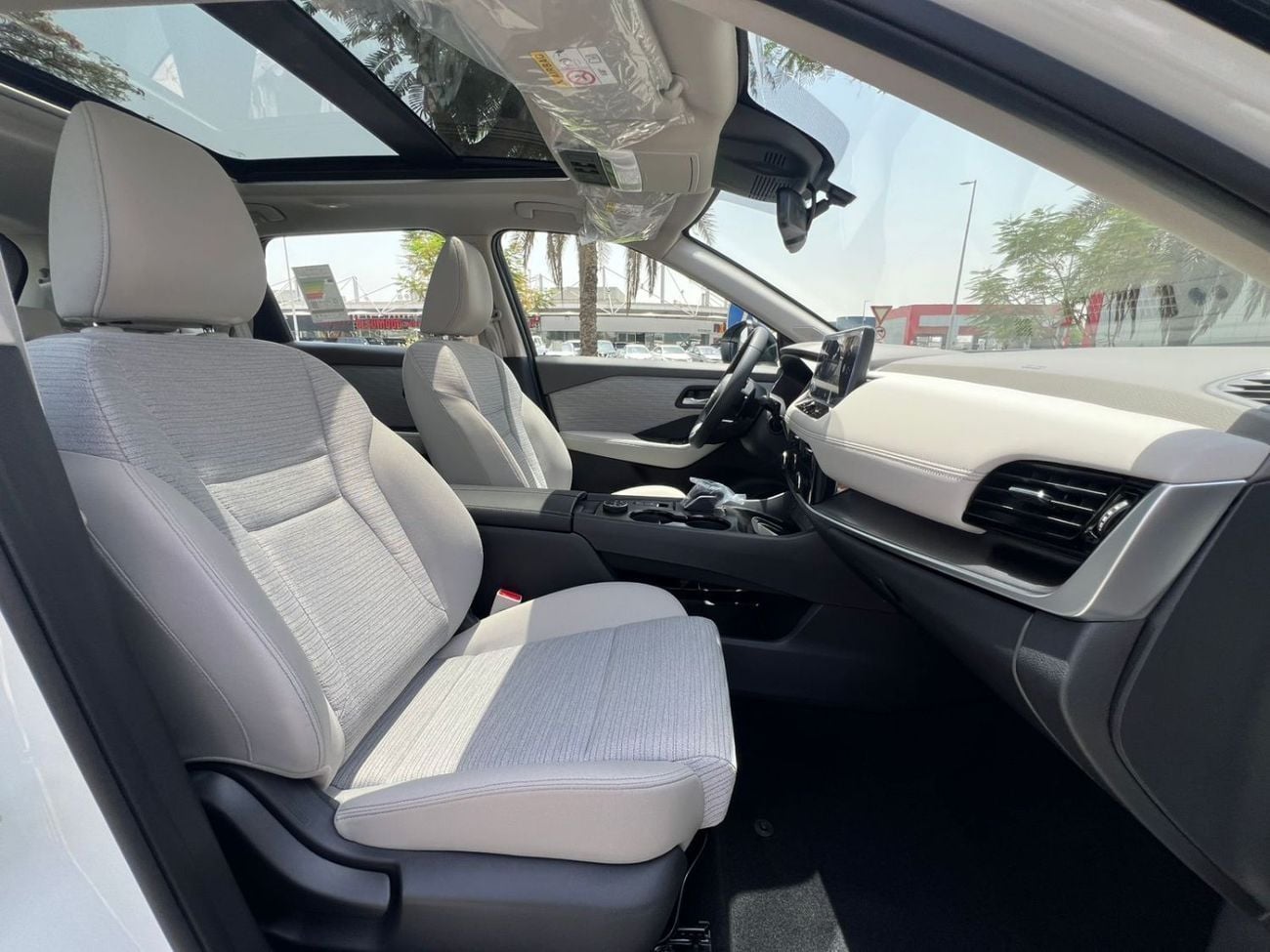 نيسان إكس تريل S 2.5L (169 HP) FWD (7 Seater)