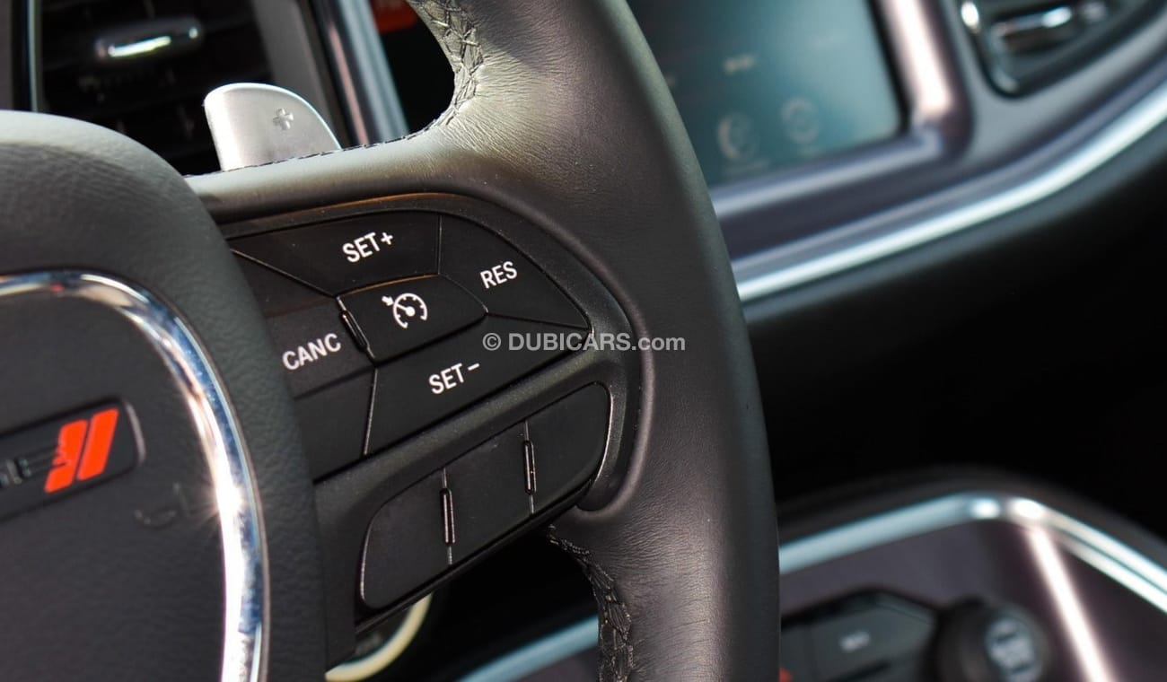 Dodge Challenger SRT 6.4L V8