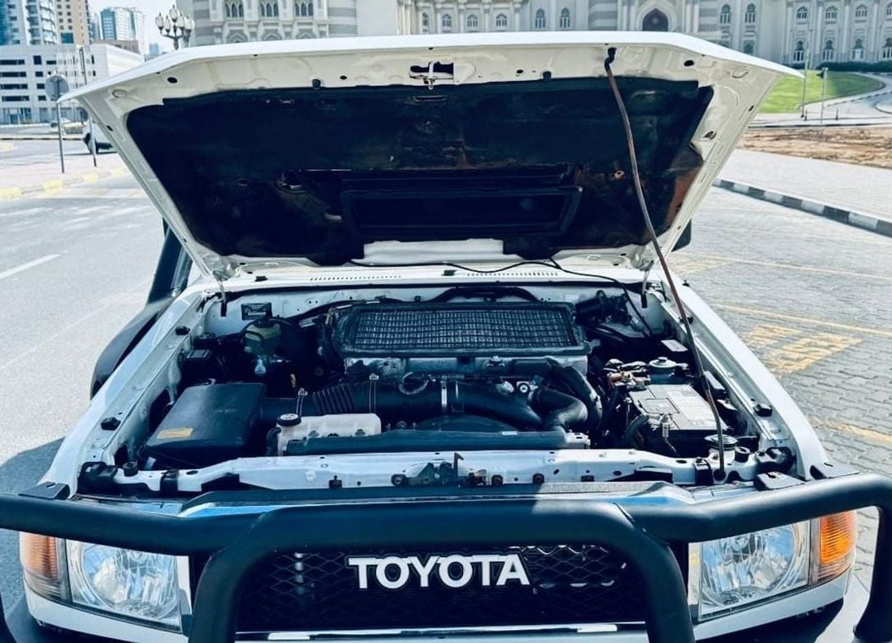 تويوتا لاند كروزر 70 LC76 STD 2018 RHD Diesel Engine 3 Doors Full Option Very Clean Title