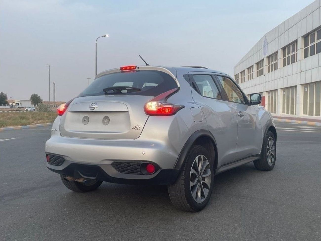 نيسان جوك SV موديل 2016 ماكينة 1600 سي سي - بحالة ممتازة جدا / مواصفات خليجية