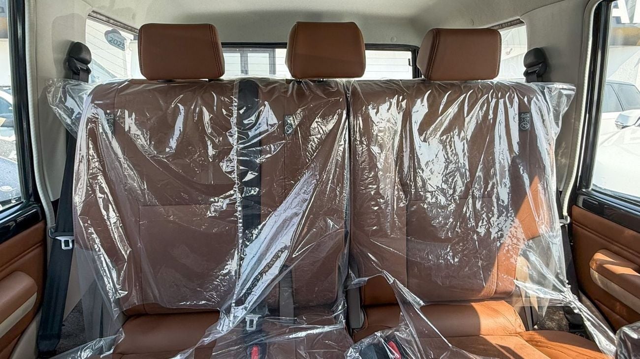 تويوتا لاند كروزر 70 TOYOTA LAND CRUISER HARD-TOP (70 SERIES) A/T 4.0L - 2025