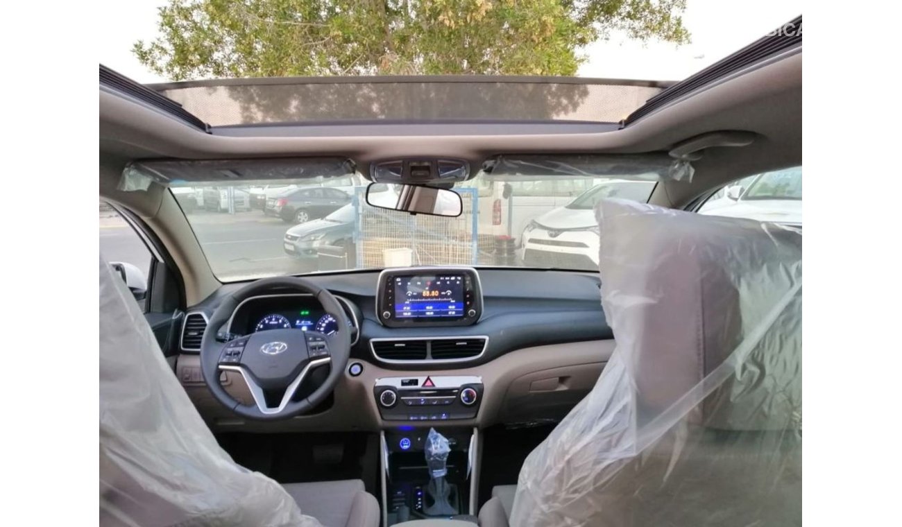 Hyundai Tucson 2.0 with sun roof