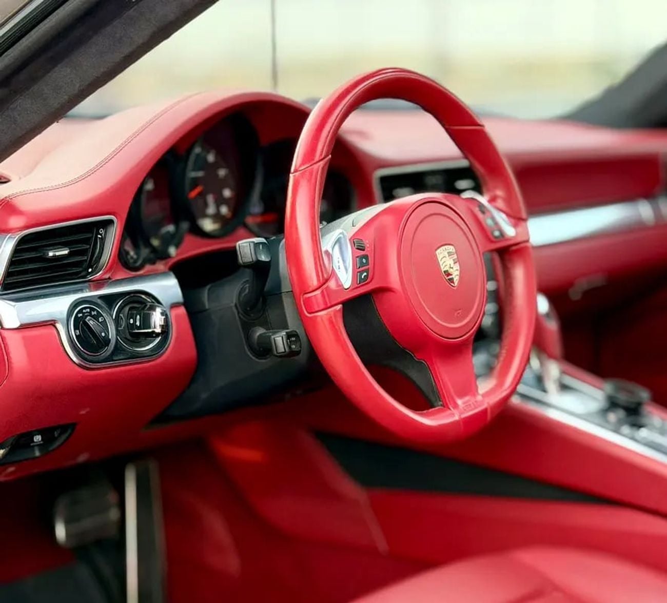 Porsche 911 Carrera 4 - GCC Specs