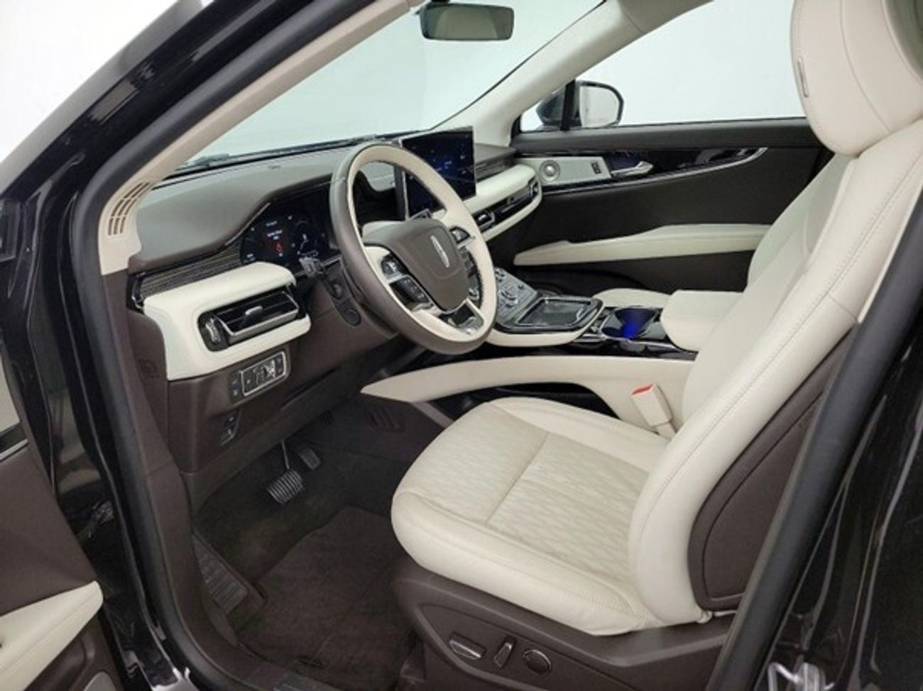 لينكولن ناوتيلوس NAU922W NAUTILUS PRESIDENTIAL AWD 2.7L TWIN TURBOCHARGED W/ 10-WAY SEAT