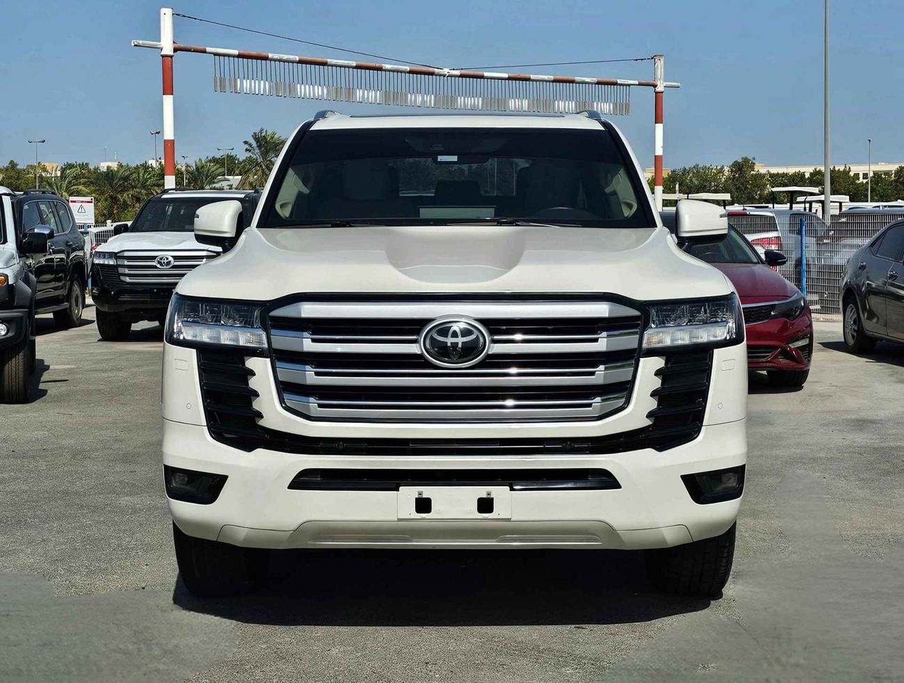 Toyota Land Cruiser // TWIN TURBO // GXR // 3.5L // LOW MILEAGE // FULL OPTION (LOT # 24037)