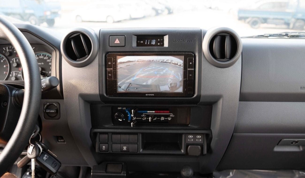 Toyota Land Cruiser 76 - 4.0L V6 PETROL M/T  MY24