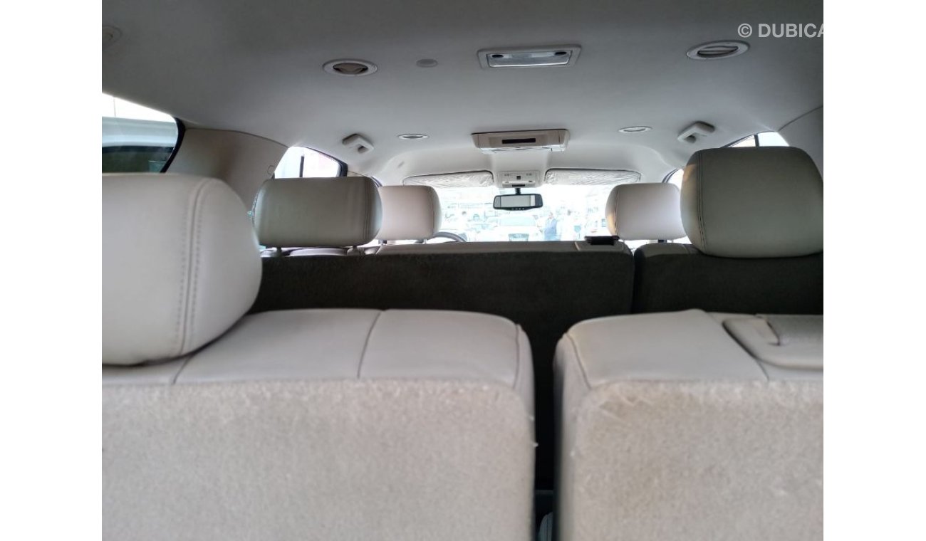 Chevrolet Tahoe Imported model 2011, white color, cruise control, alloy wheels, sensors, in excellent condition, you