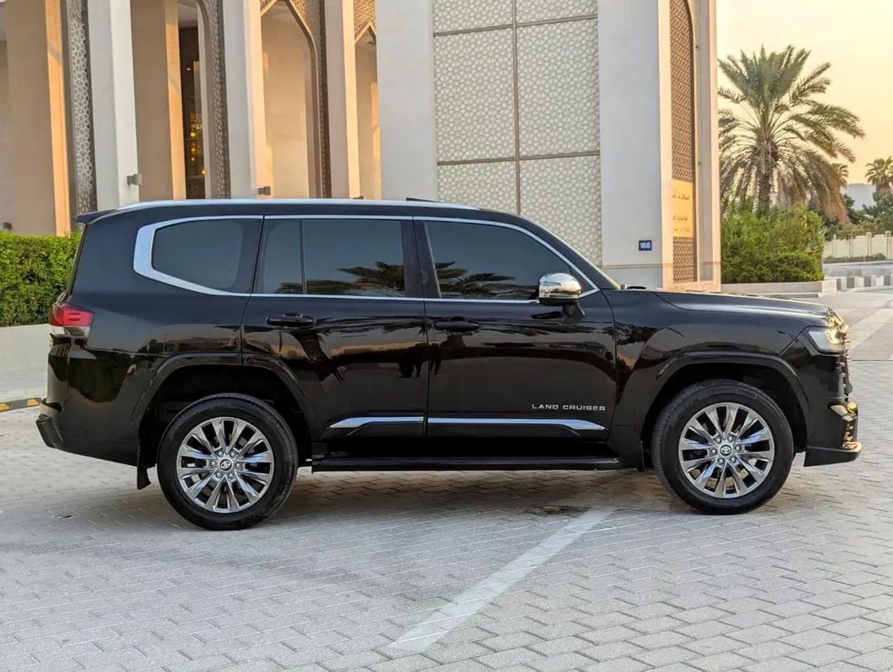 Toyota Land Cruiser GXR DIESEL GCC Specs Full option Twin Turbo