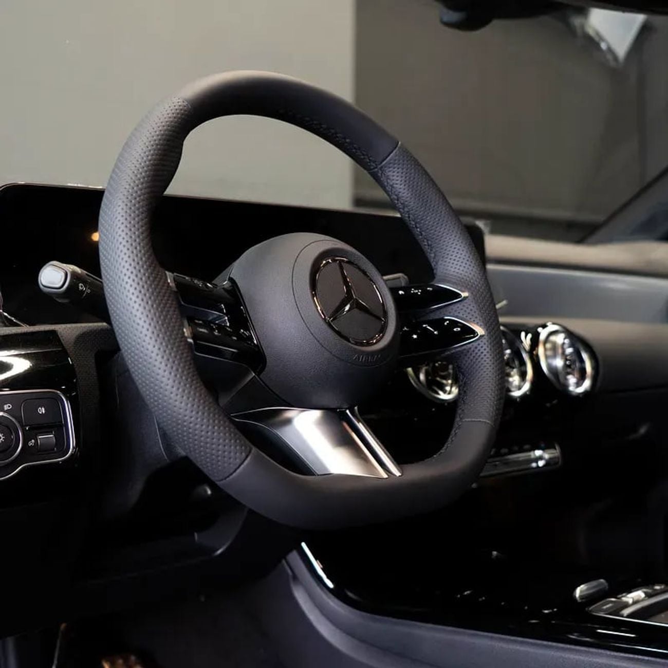 Mercedes-Benz CLA 200 AED 3,449 pm • 0% Downpayment • Mercedes CLA200 • 5 Years Agency Warranty