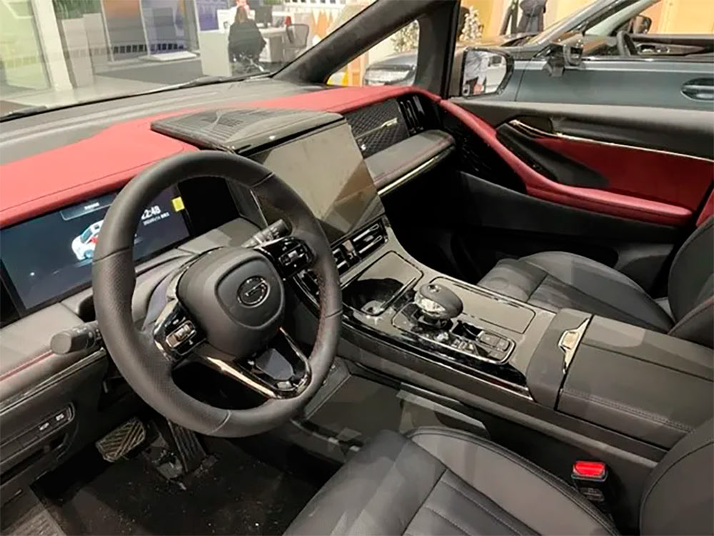 GAC M8 interior - Cockpit