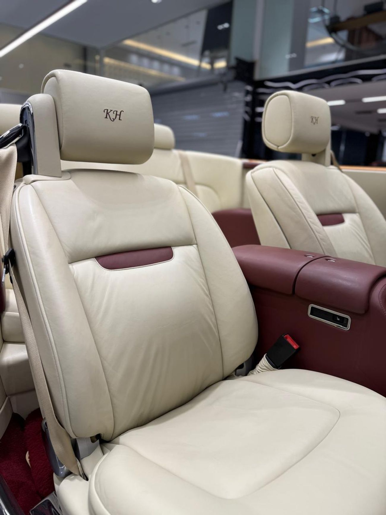 Rolls-Royce Phantom Drophead Coupé | GCC Specs | Iconic Luxury Convertible