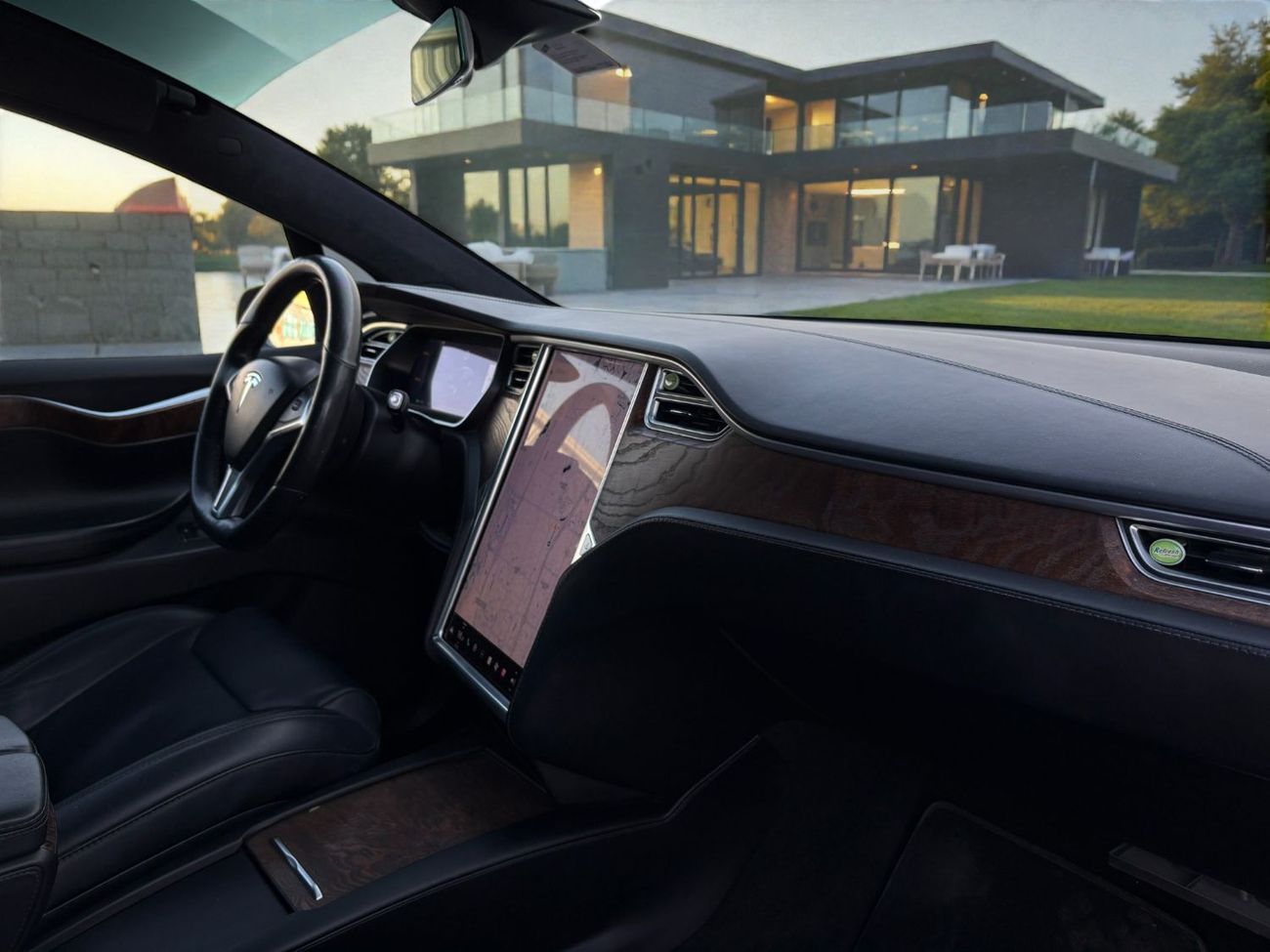 Tesla Model X Long Range (AWD) 75D | 2017 | GCC SPECS | AED 2,480 per month