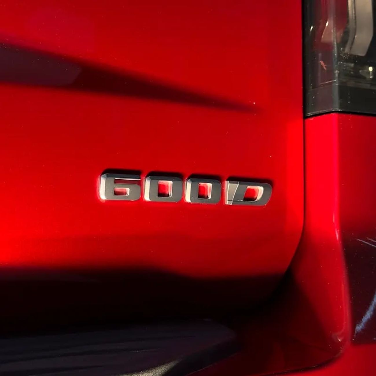كاديلاك إسكالاد Sport 6.2L 4WD Diesel Sport