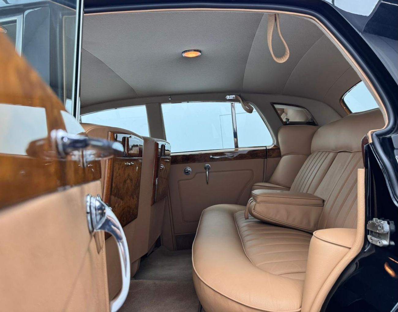 رولز رويس سلفر كلاود 1965 Rolls-Royce Silver Cloud II, Immaculate Classic with Extremely Low Mileage,