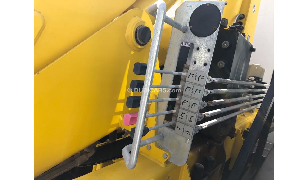 Mitsubishi Fuso Canter Mitsubishi Fuso 7 ton truck With 4 Ton Crane,model:2017. only done 15000 km