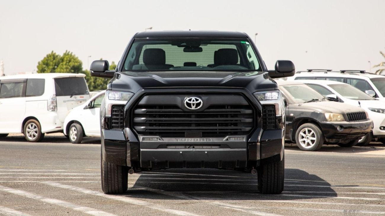 Toyota Tundra SR5 4WD/2024. Local Registration +10%