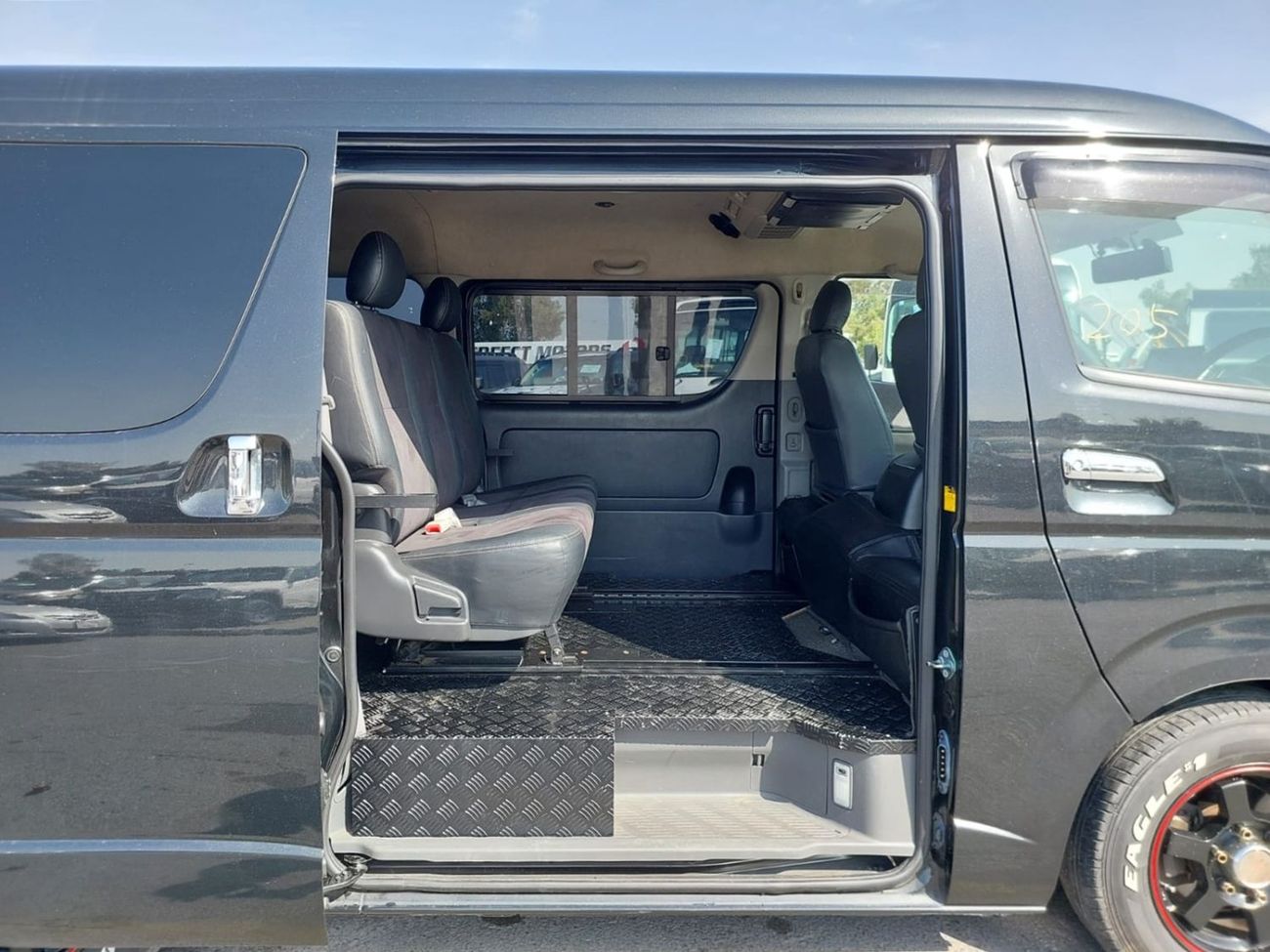 Toyota Hiace TOYOTA HIACE VAN RHD 2009 MODEL 2.7 L PETROL AUTOMATIC(PM00240)