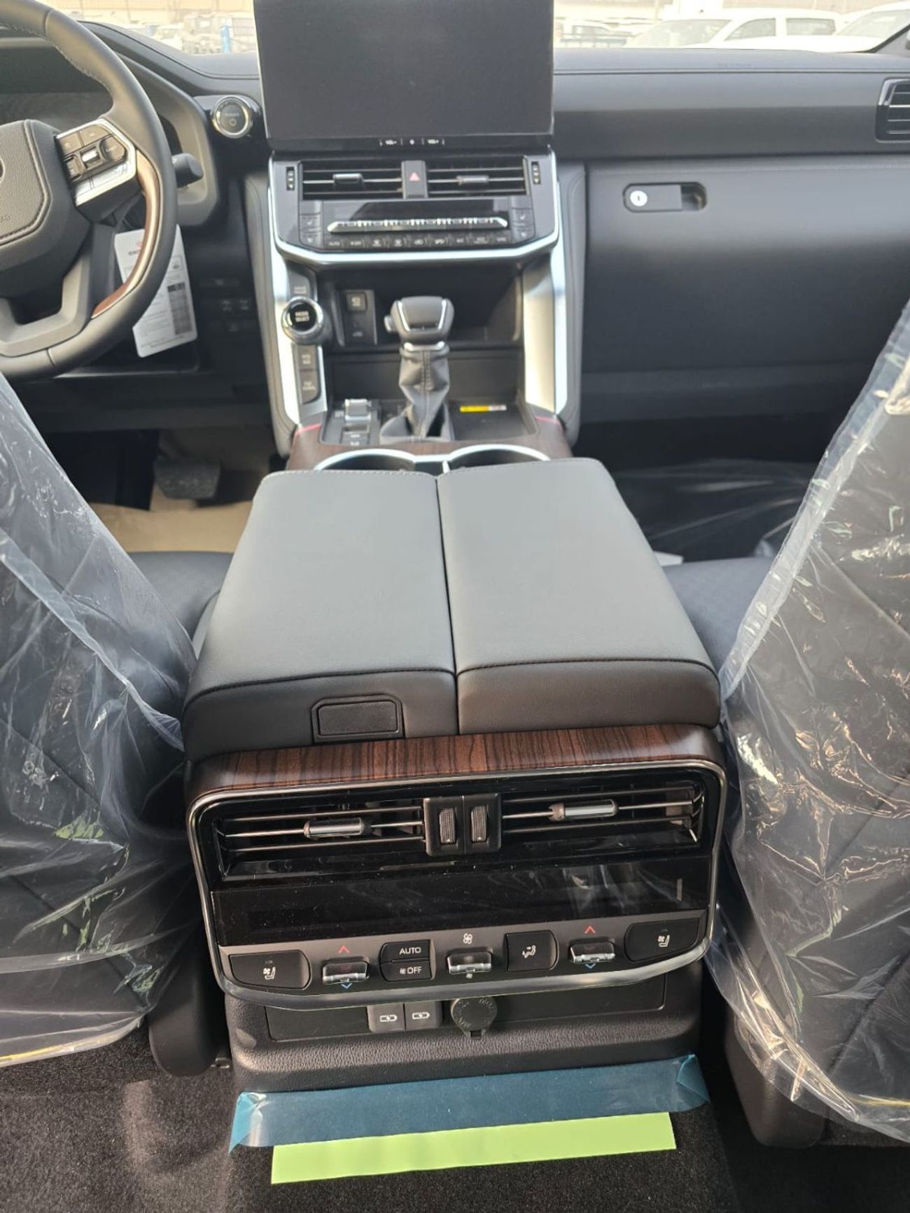 Toyota Land Cruiser TOYOTA LANDCRUISER VX HYBRID FULL OPTION 2025 MODEL