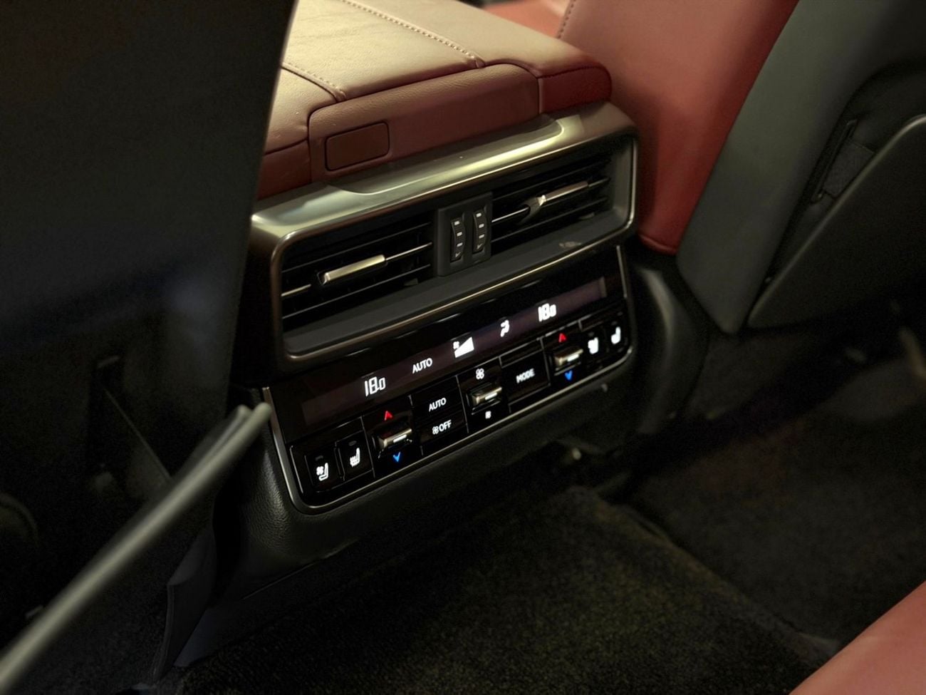 Lexus LX600 SIGNATURE AED 8,480 P.M | 0% DOWN PAYMENT | LEXUS LX600 | AGENCY WARRANTY & FULL AGENCY SERVICE HISTORY | 2025