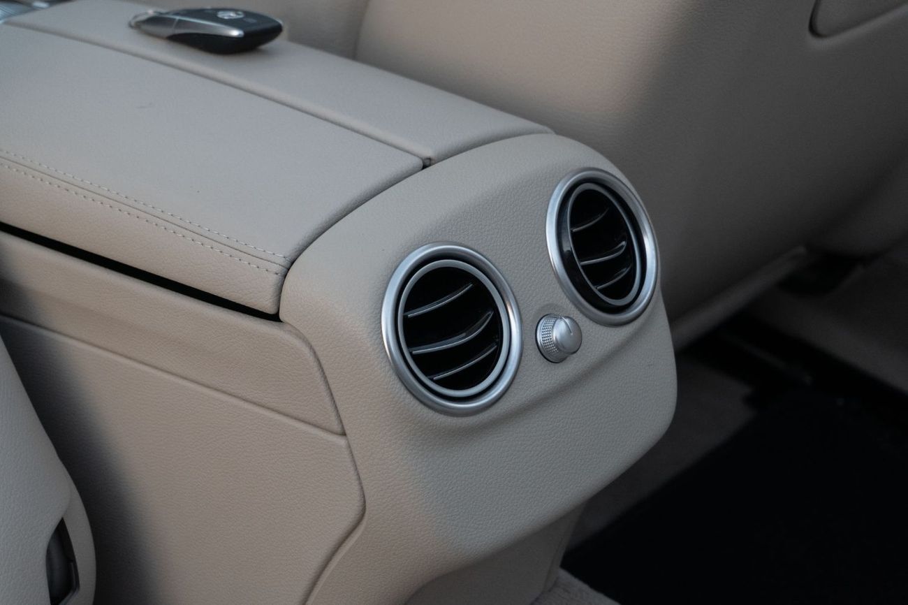 مرسيدس بنز C 300 كوبيه SPORT 2.0L COUPE