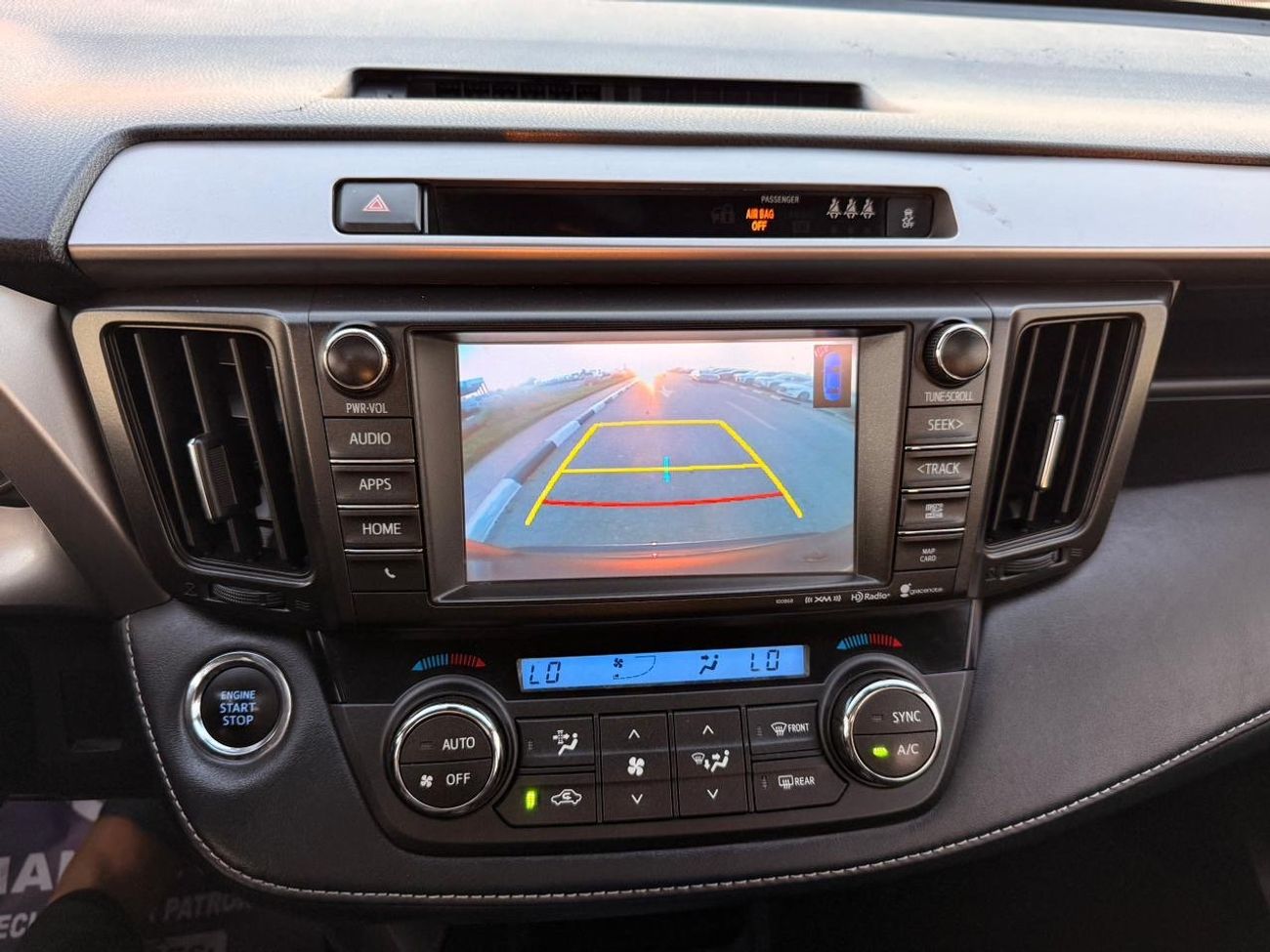 تويوتا راف ٤ XLE 2.5L Full option Sunroof 2018