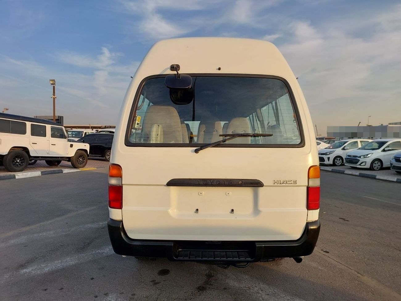 تويوتا هاياس TOYOTA HIACE COMMUTER VAN RHD 2003 MODEL 3.0 L DIESEL AUTOMATIC(PM03773)