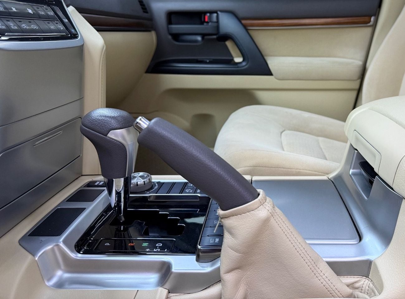 تويوتا لاند كروزر EXR 4.0L 4WD