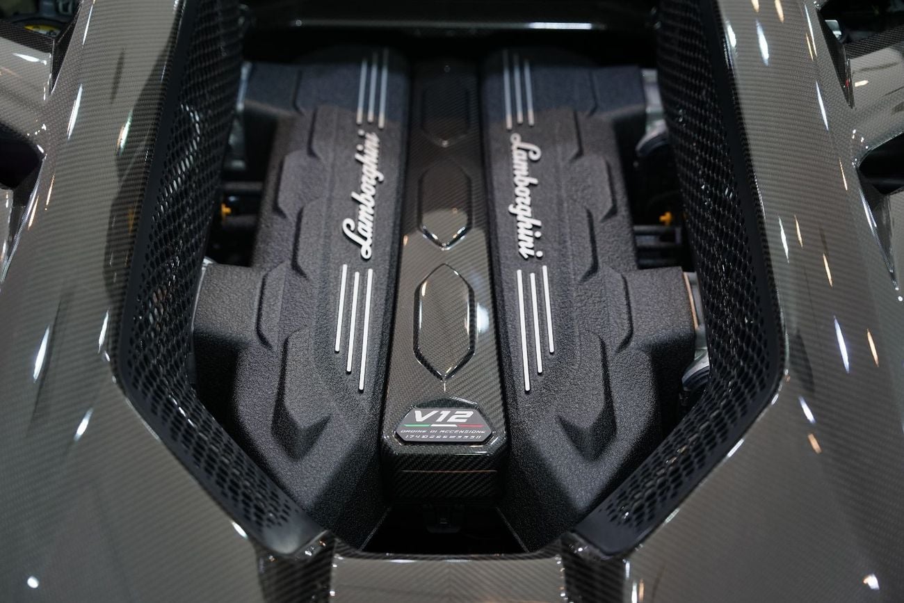 Lamborghini Revuelto STD | Full Carbon Package | Ad Personam Spec | 1001 HP V12 HPEV | Dealer Warr + Serv!!