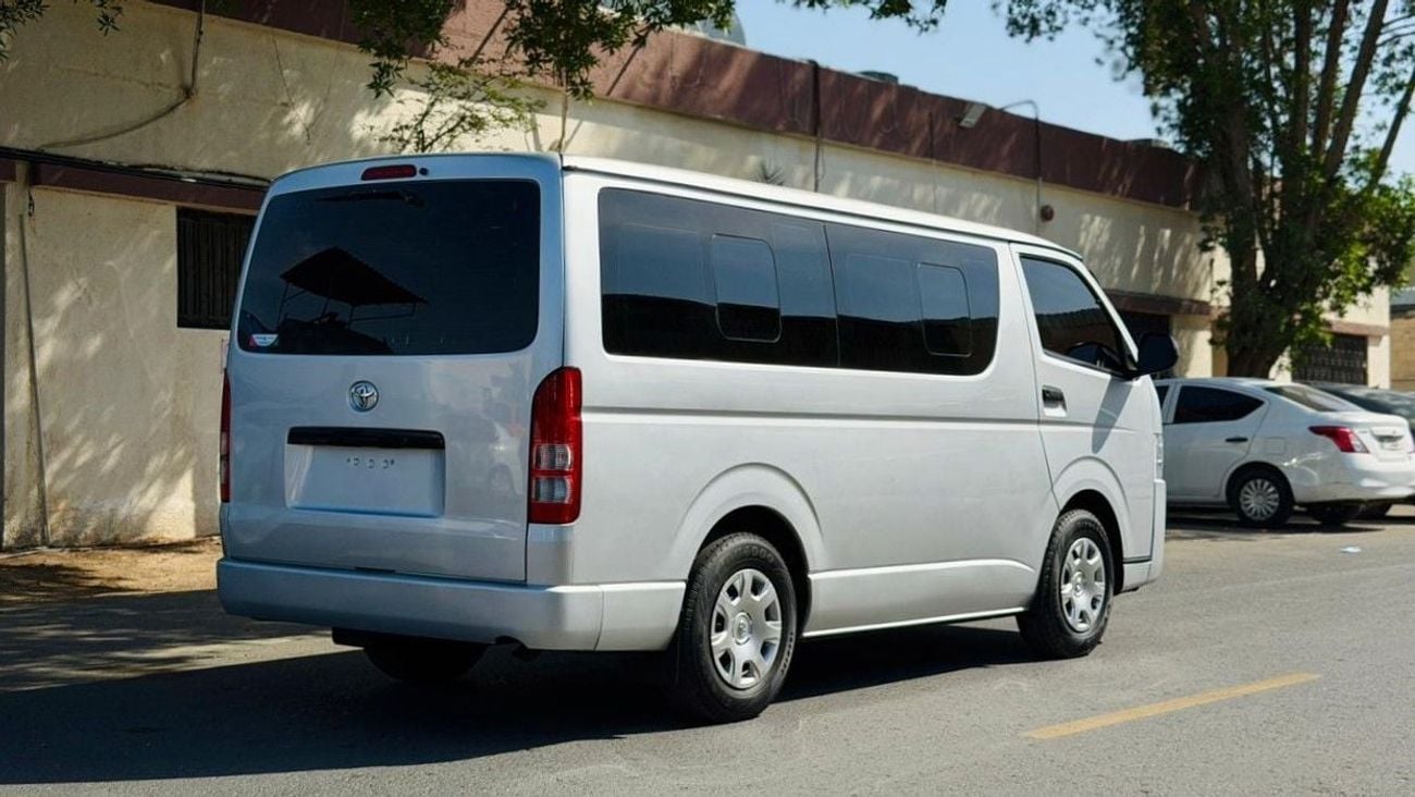 تويوتا هاياس 2018 | 2.7L PETROL | AT | RHD | COMFORT SEATS |  MULTIMEDIA SCREEN | TRACTION CONTROL