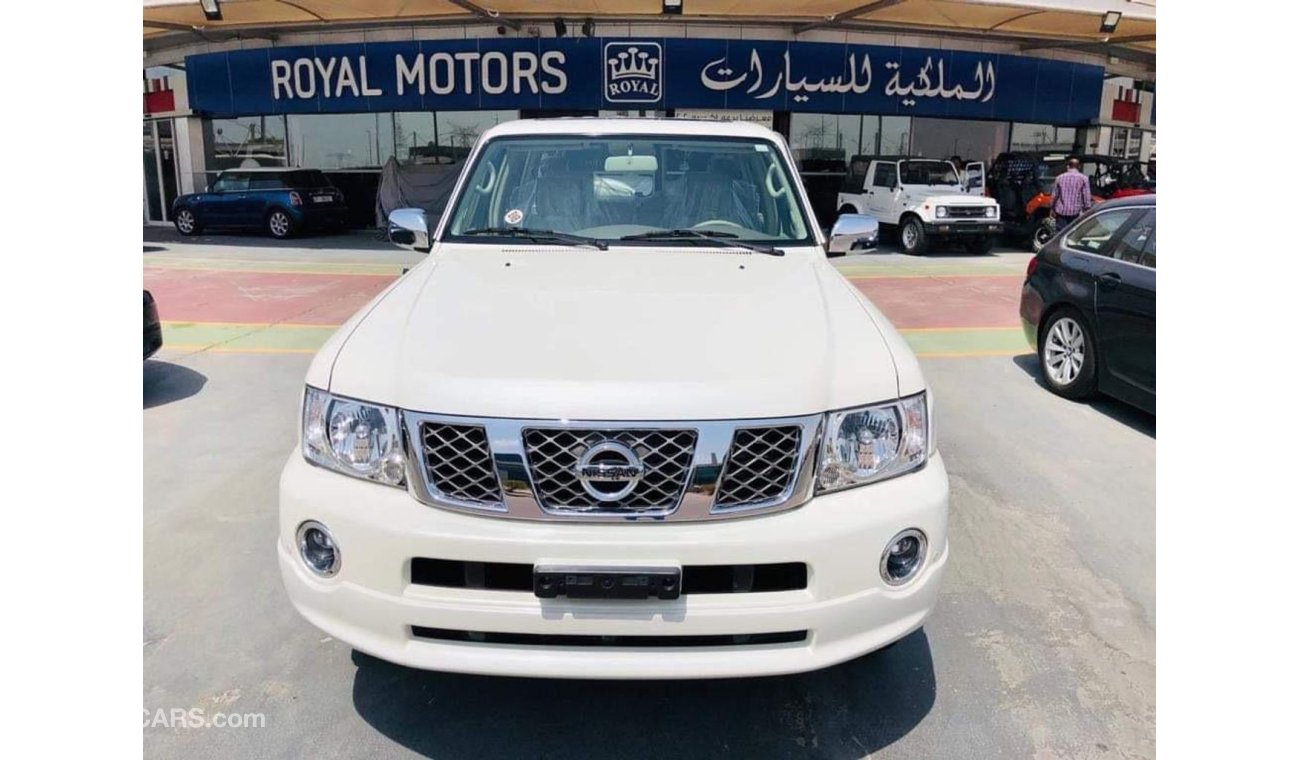 Nissan Patrol Safari **2009** 1200 kms Only / GCC Spec