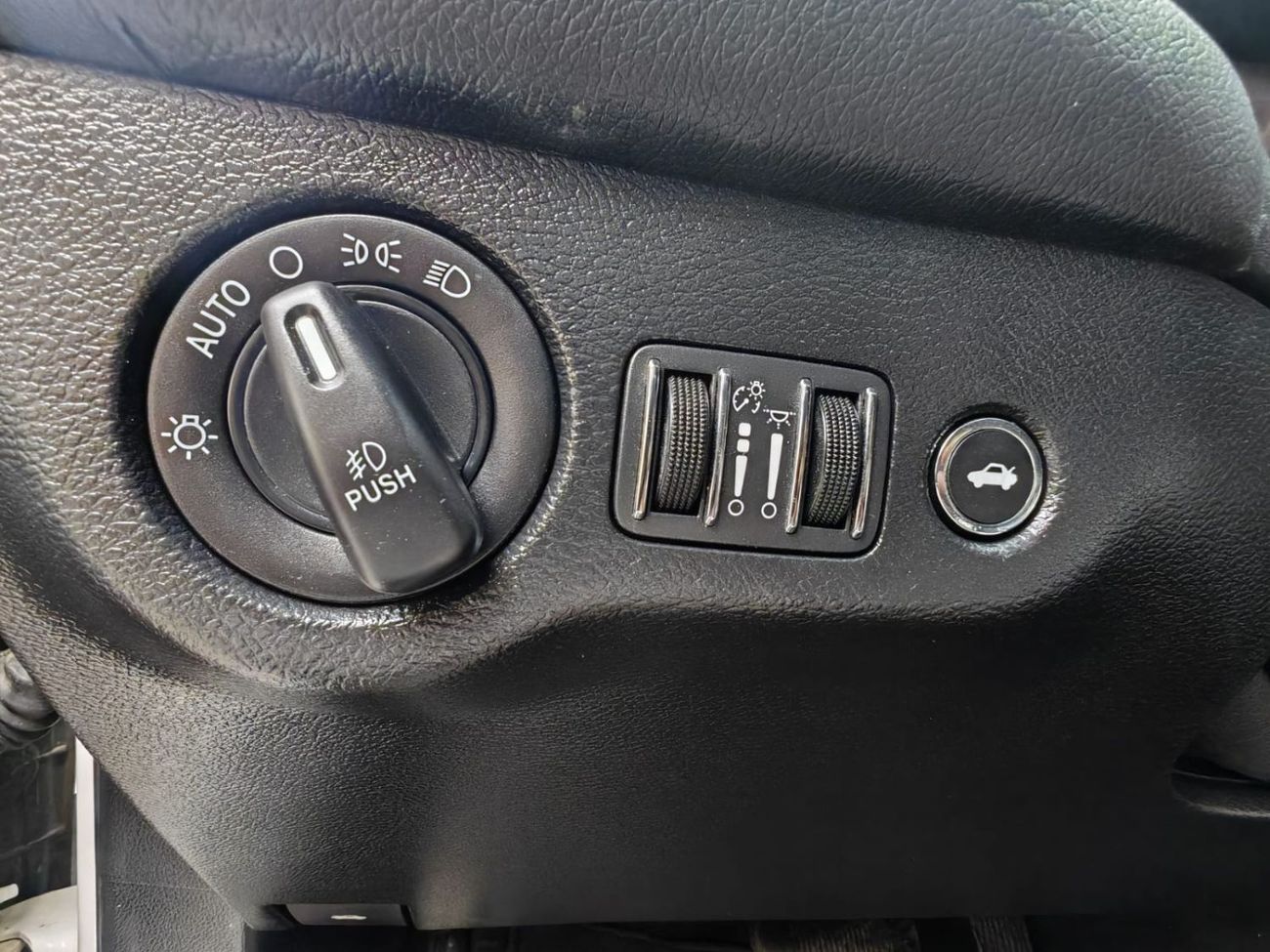 Dodge Challenger R/T 5.7L (375 HP)