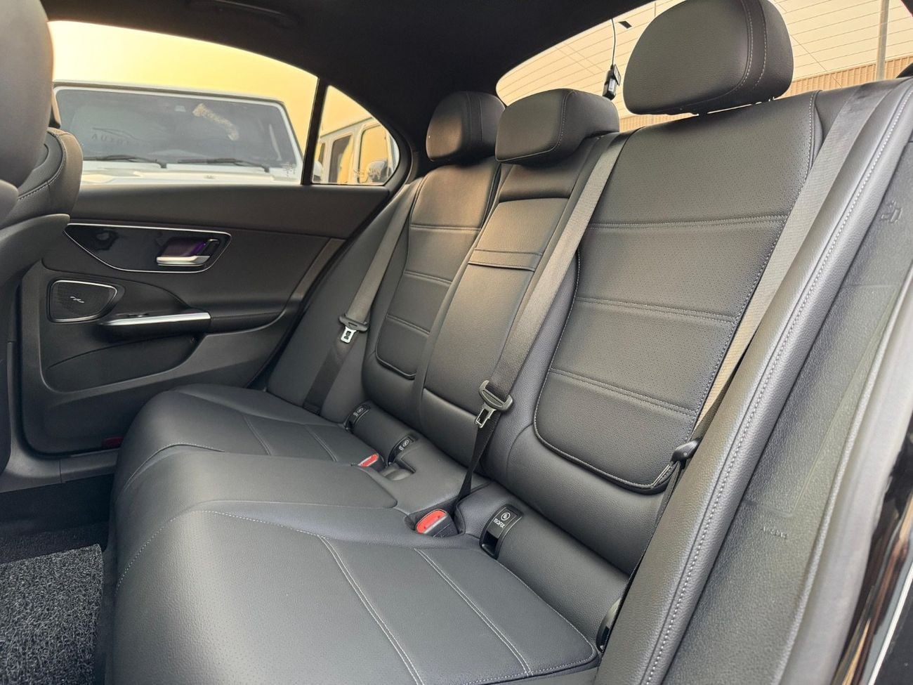 مرسيدس بنز C 200 Premium 2.0L