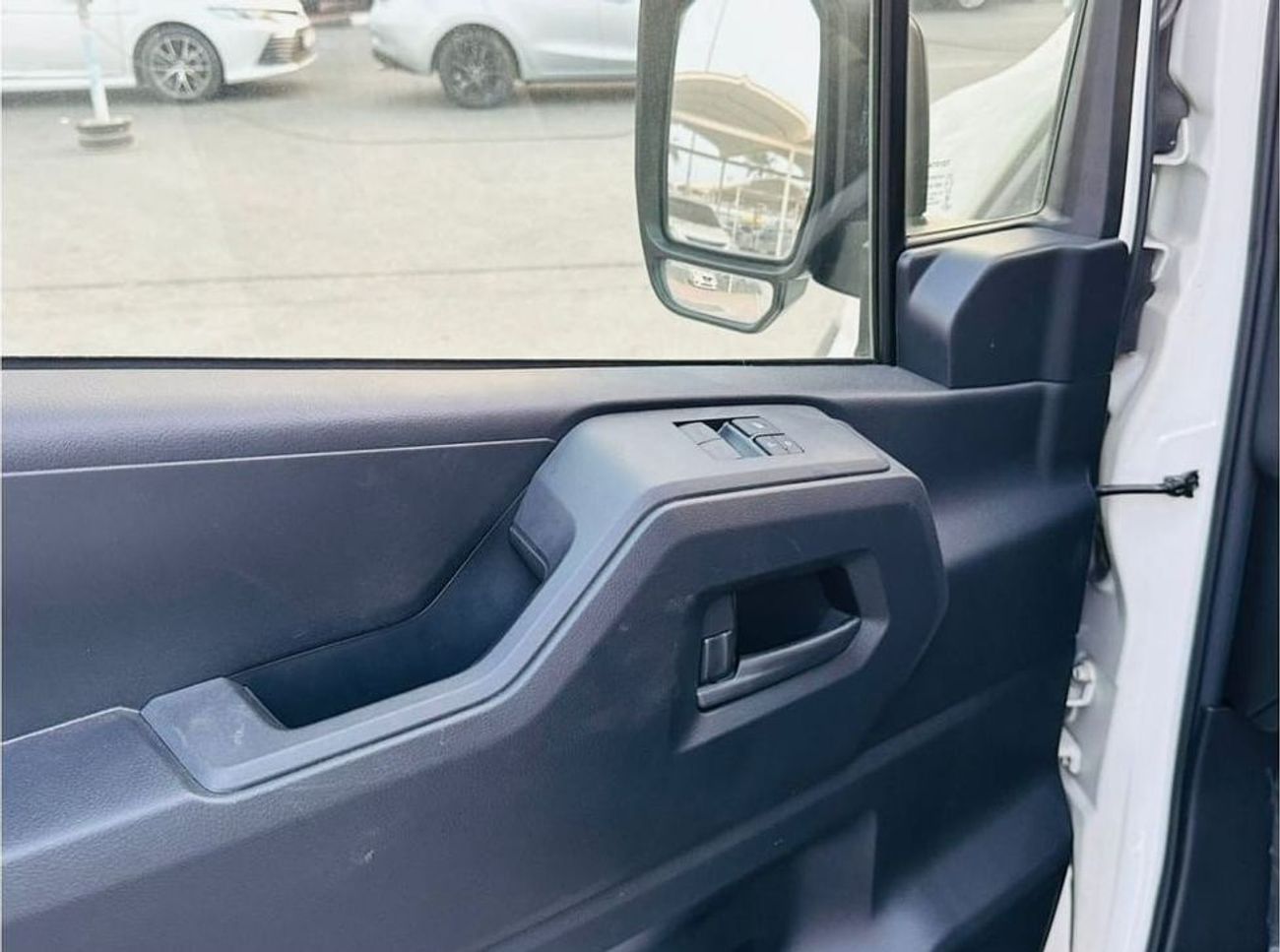 Toyota Hiace 3.5L, HIGH ROOF, PETROL, AUTOMATIC TRANSMISSION, 13 PERSON, AIRCONDION, POWER WINDOWN, MODEL 2025