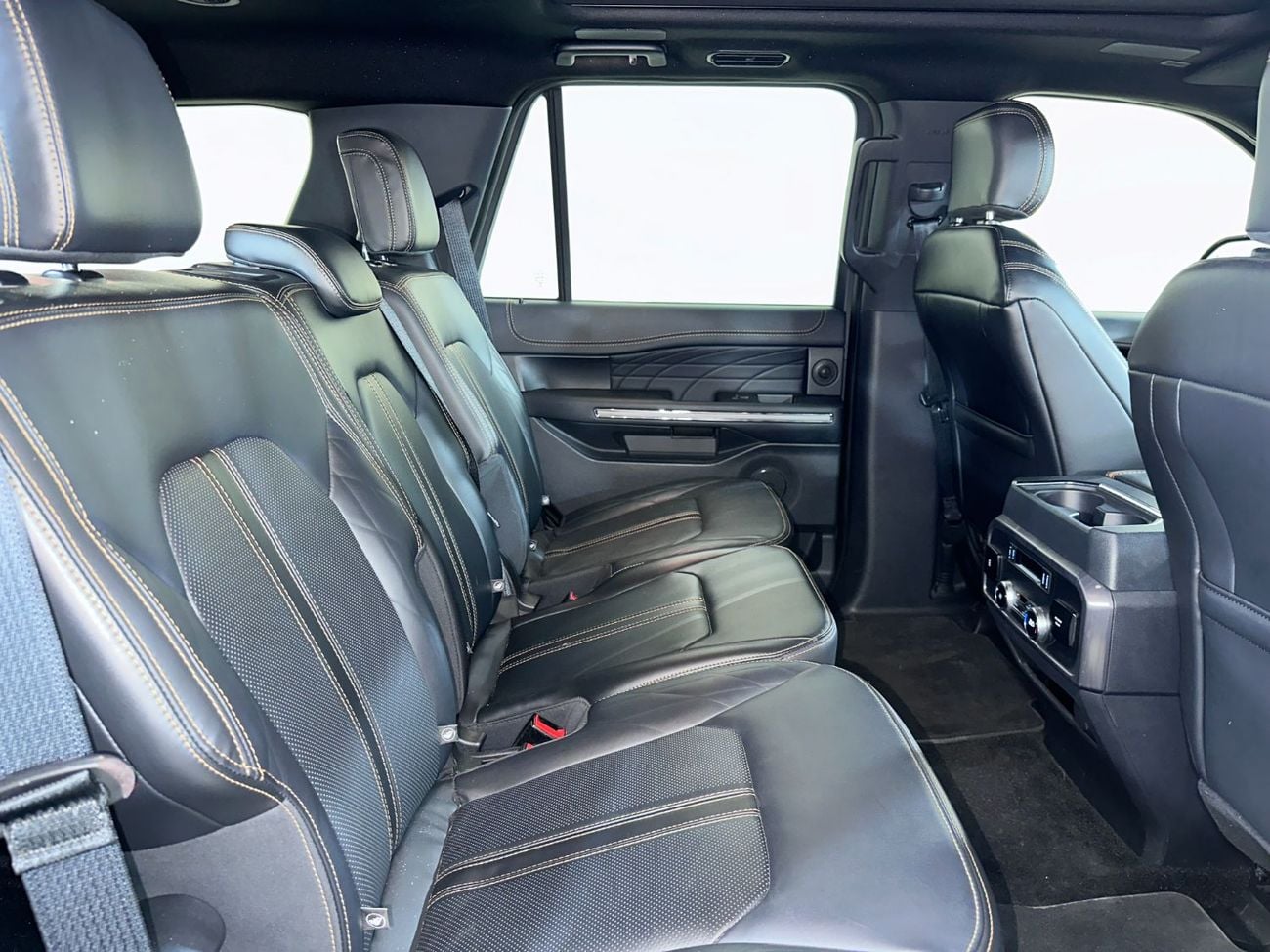Ford Expedition PLATINUM XP-PN222/ AL TAYER MOTORS/ AL QOUZ SHOWROOM
