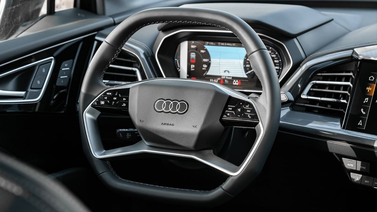 أودي Q4 إيترون 2025 | AUDI E-TRON Q4 40 TOP VERSION [ EXPORT ONLY ]