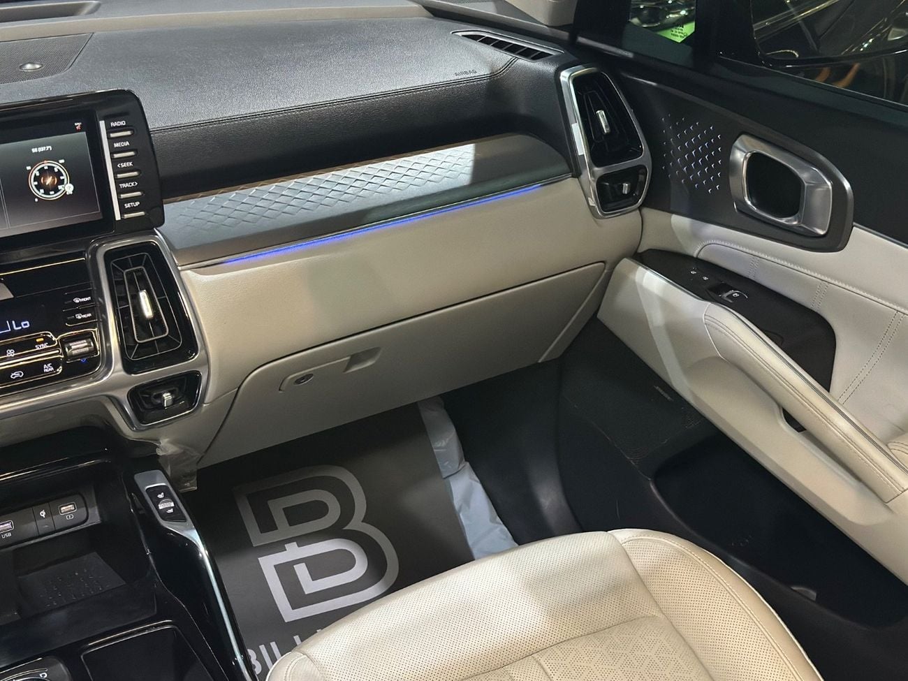 Kia Sorento Top 3.5L KIA SORENTO 4X FULL OPTIONS | GCC | 2023 | UNDER WARRANTY