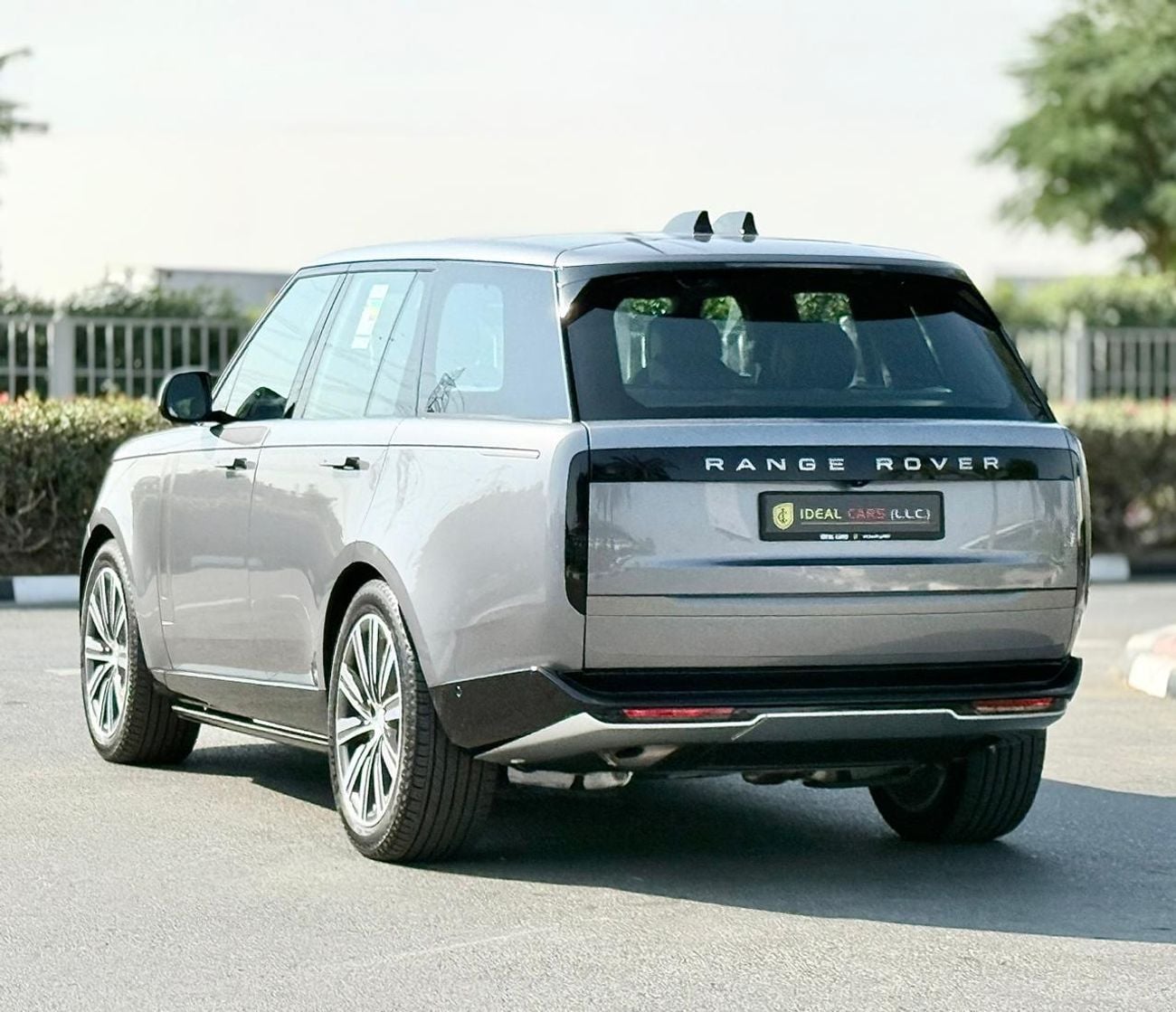Land Rover Range Rover SE P360 3.0L RANGE ROVER VOGUE SE P360 | BRAND NEW | MODEL: 2025 | GCC SPECS | 5 YEARS WARRANTY AND