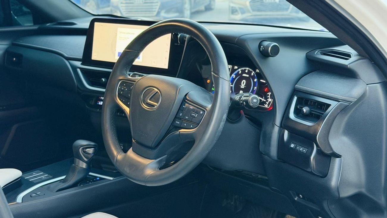 لكزس UX 200 PUSH START | LEATHER SEATS | AT | 2.0L PETROL | BACK CAMERA | ELECTRIC HEATED & POWER SEATS | 2023