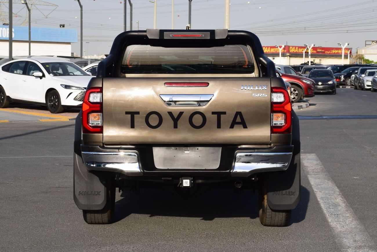 تويوتا هيلوكس 4X4 DIESEL 2.8L KING CAB (Export Only)