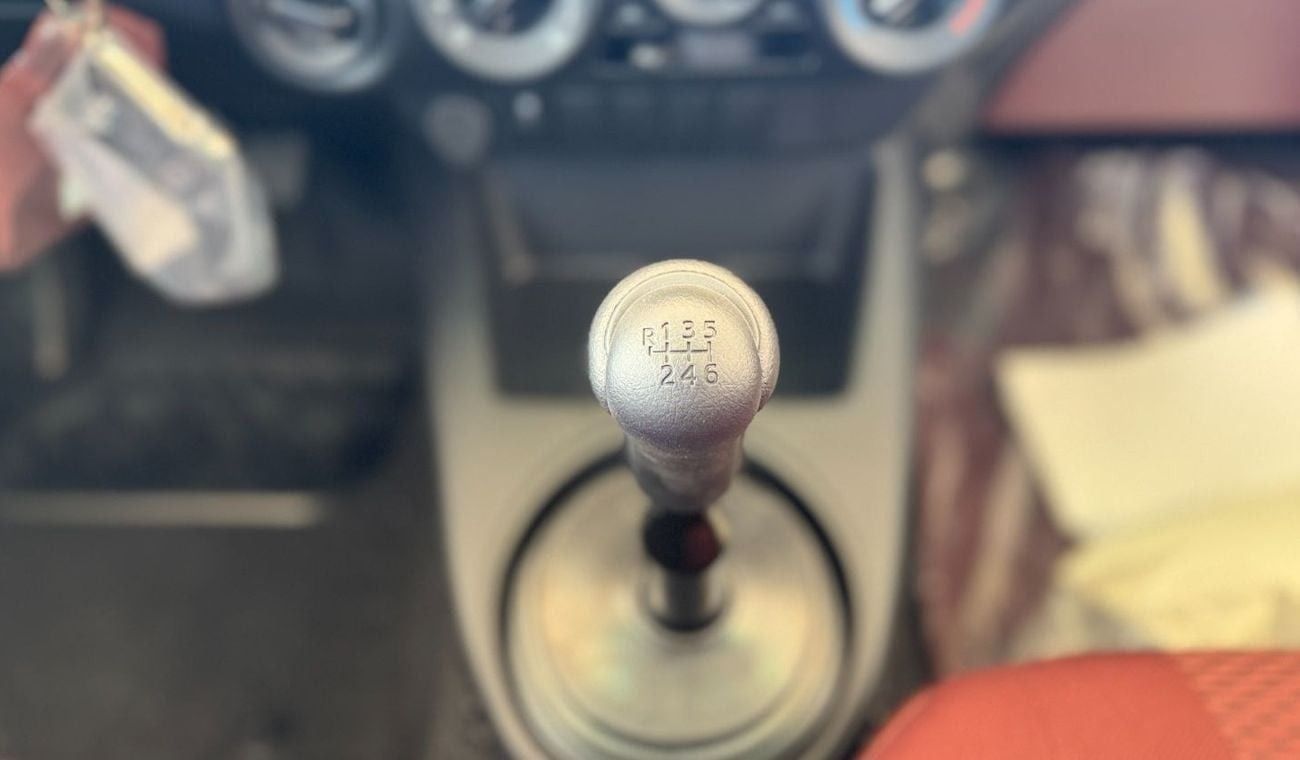 تويوتا هيلوكس TOYOTA HILUX DOUBLE CABIN MT DLX 2.4 MT 4x4 6 SEATER