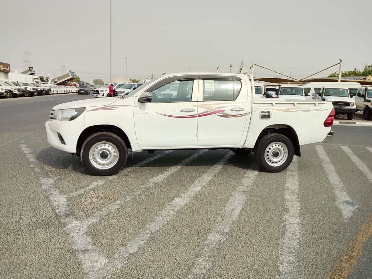 Toyota Hilux DLX Toyota Hilux 2.4 MT basic 4x4 2026 GCC